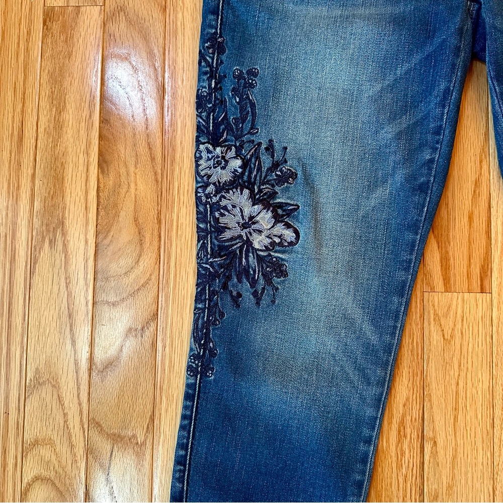 White House Black Market Denim Skinny Jeans with Floral Pattern - Picture 3 of 8
